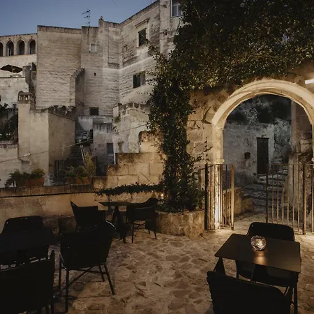 Aque Cave Guest house 3*