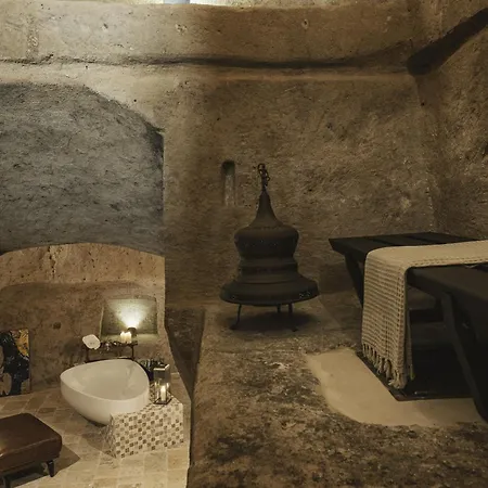 Aque Cave 4*